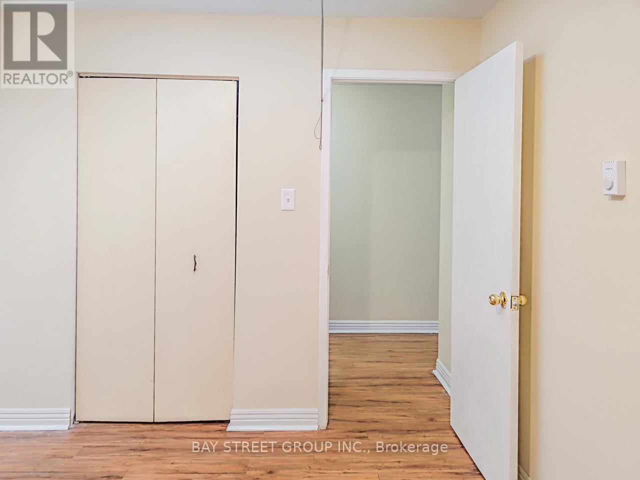 Photo 16 of 2nd Flr 5130 A Dundas Street W, Toronto ON