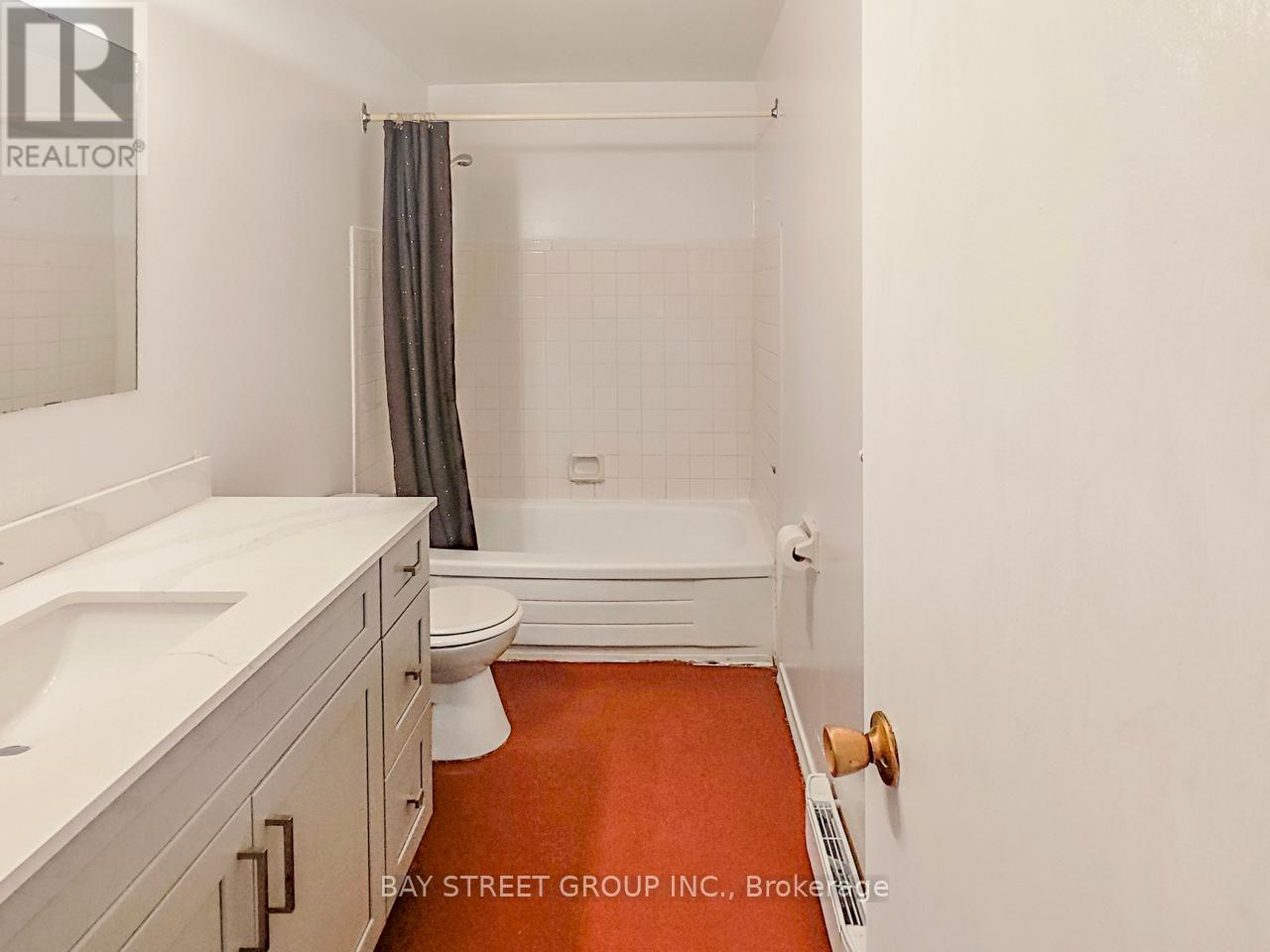 Photo 19 of 2nd Flr 5130 A Dundas Street W, Toronto ON