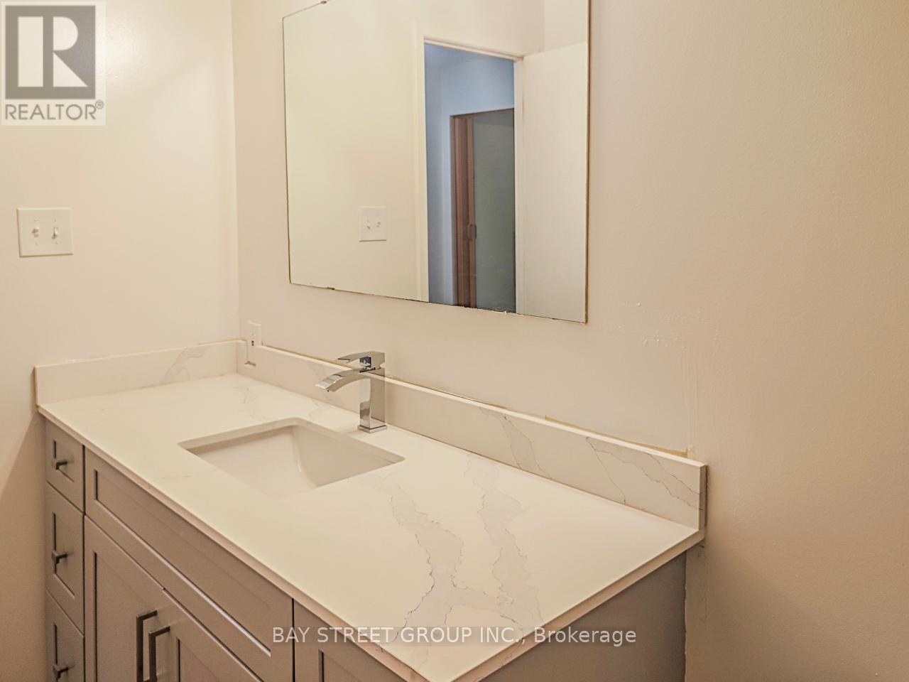 Photo 22 of 2nd Flr 5130 A Dundas Street W, Toronto ON