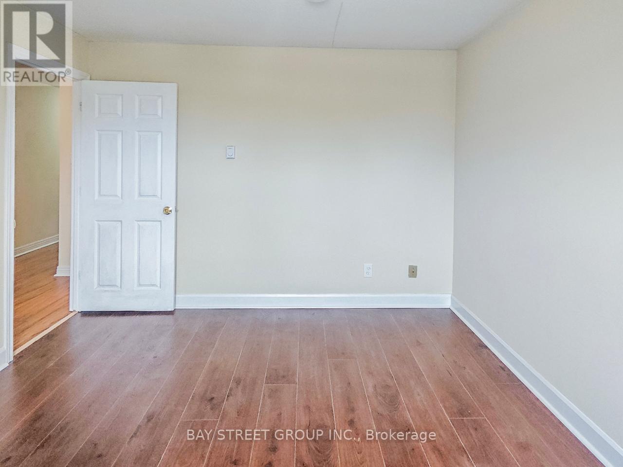 Photo 26 of 2nd Flr 5130 A Dundas Street W, Toronto ON