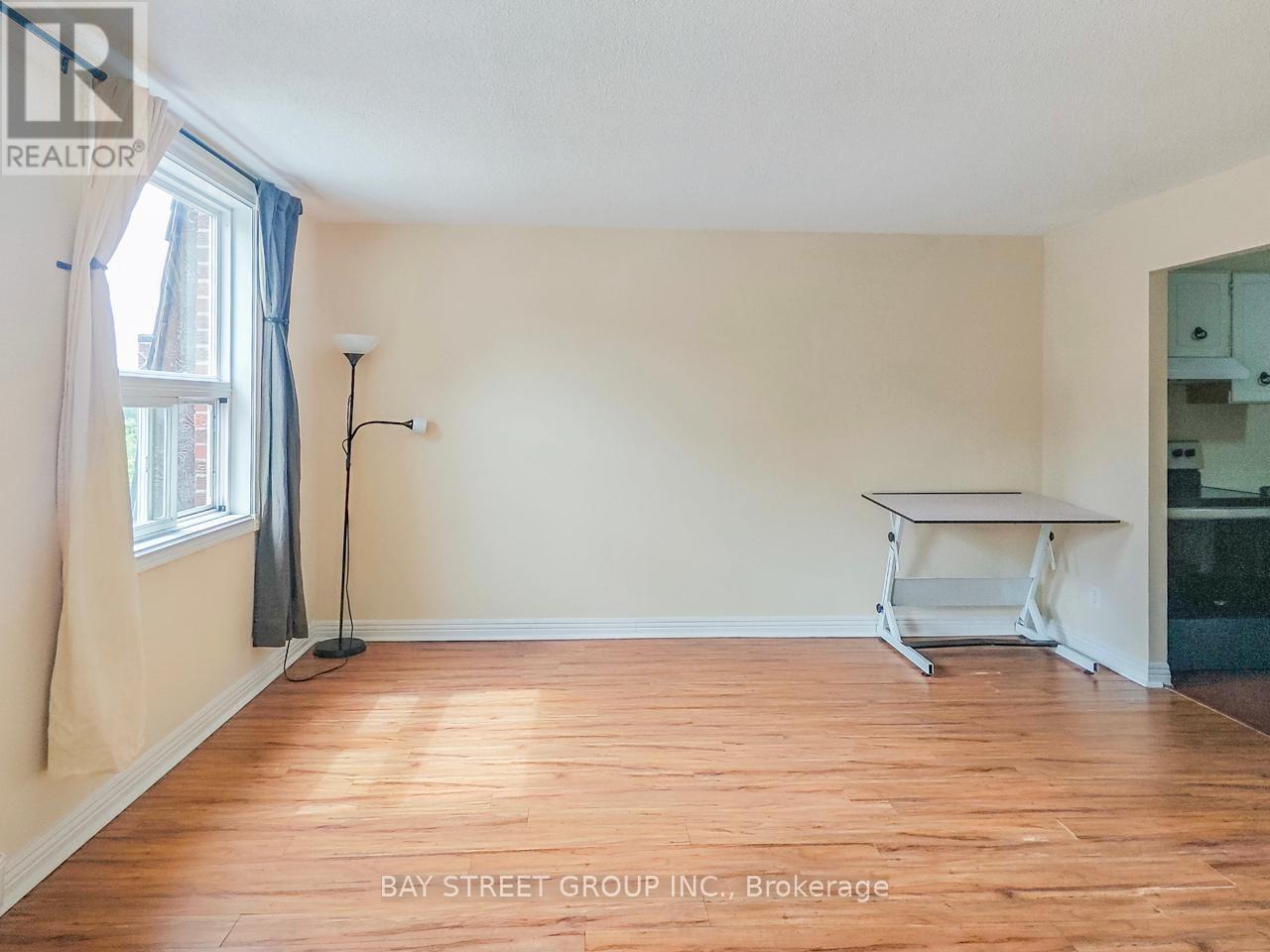 Photo 3 of 2nd Flr 5130 A Dundas Street W, Toronto ON
