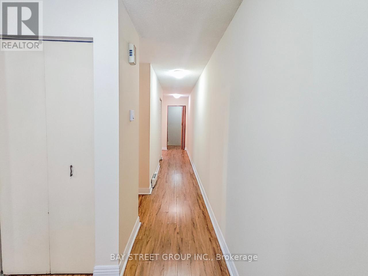Photo 5 of 2nd Flr 5130 A Dundas Street W, Toronto ON