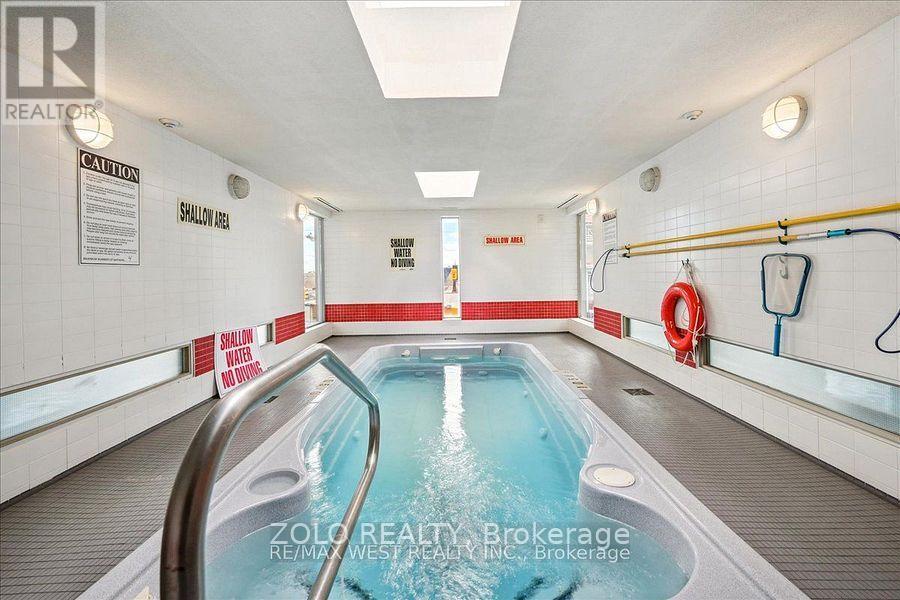 Photo 12 of 409 1040 The Queensway Street, Toronto ON
