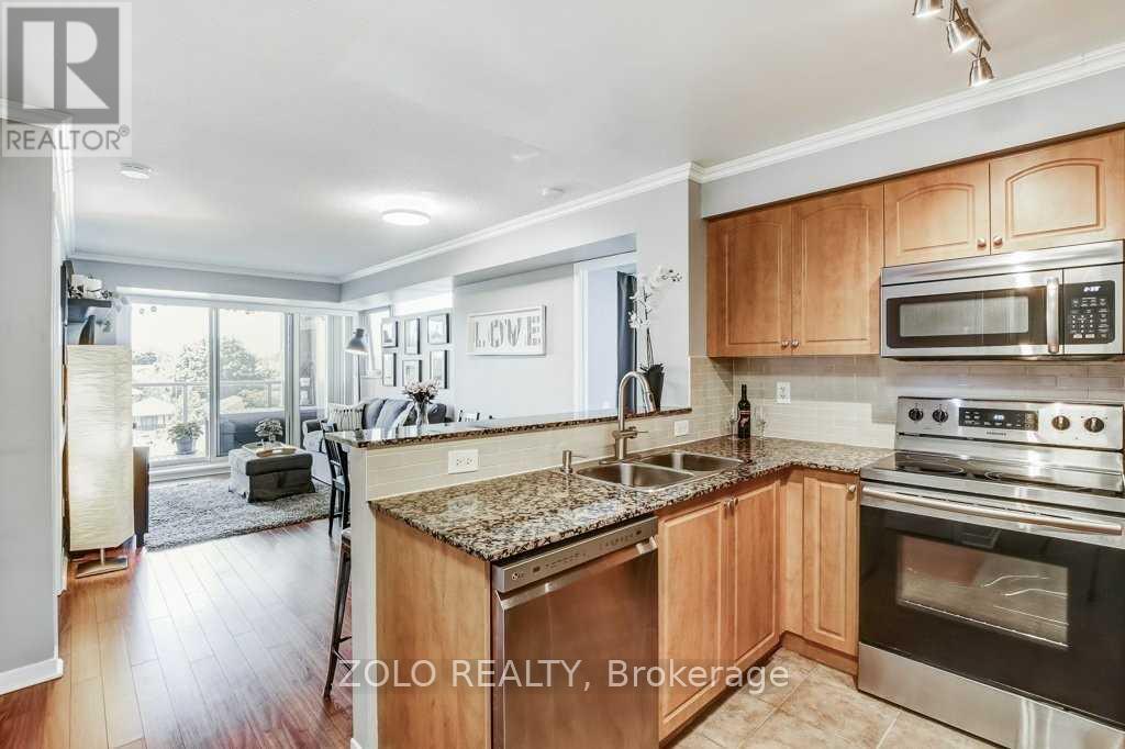 Photo 8 of 409 1040 The Queensway Street, Toronto ON