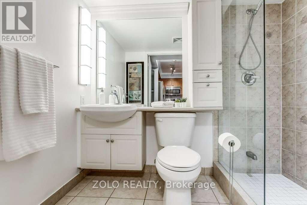 Photo 5 of 409 1040 The Queensway Street, Toronto ON