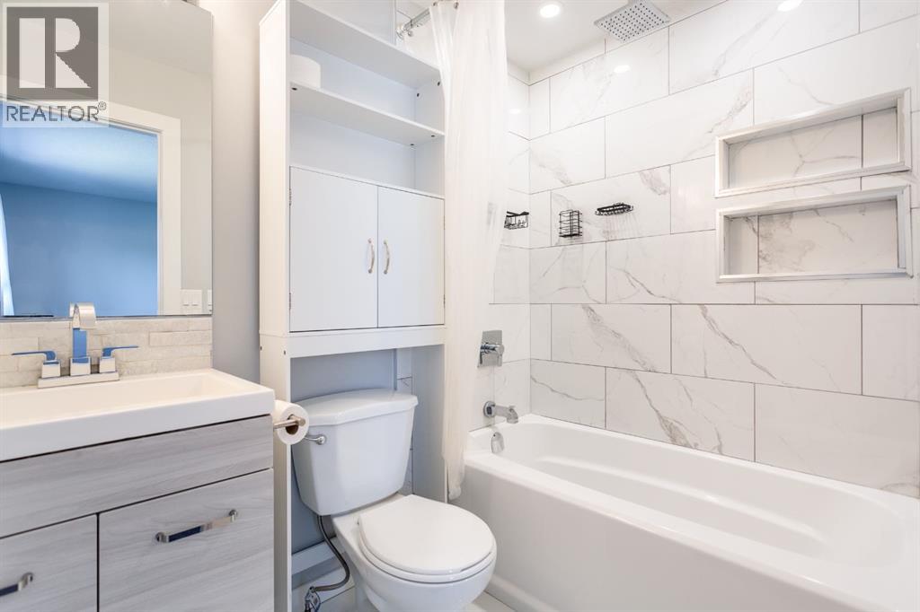 Photo 23 of 128 West Creek Drive, Chestermere AB