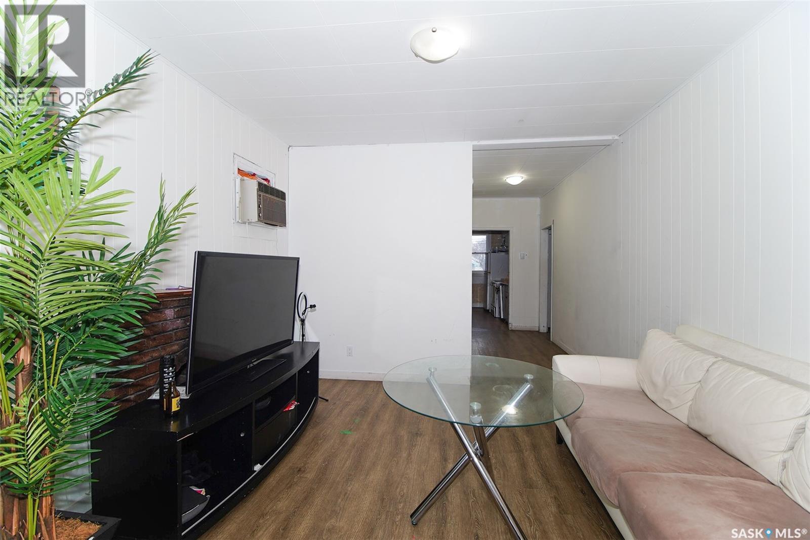 Photo 6 of 1428 Queen Street, Regina SK