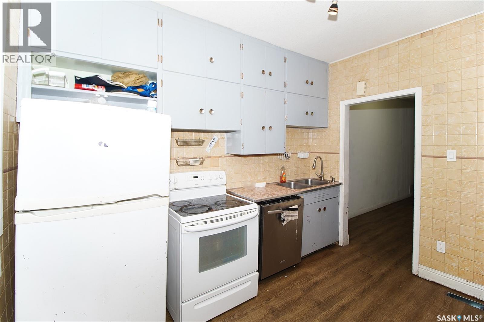 Photo 2 of 1428 Queen Street, Regina SK