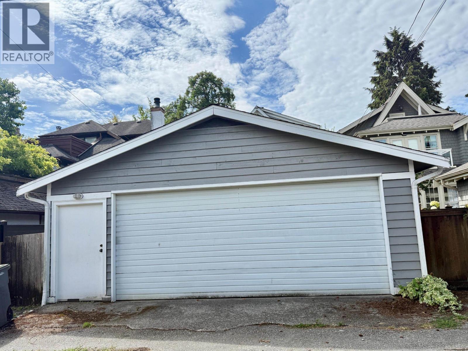 Photo 7 of 3125 W 3rd Avenue, Vancouver BC