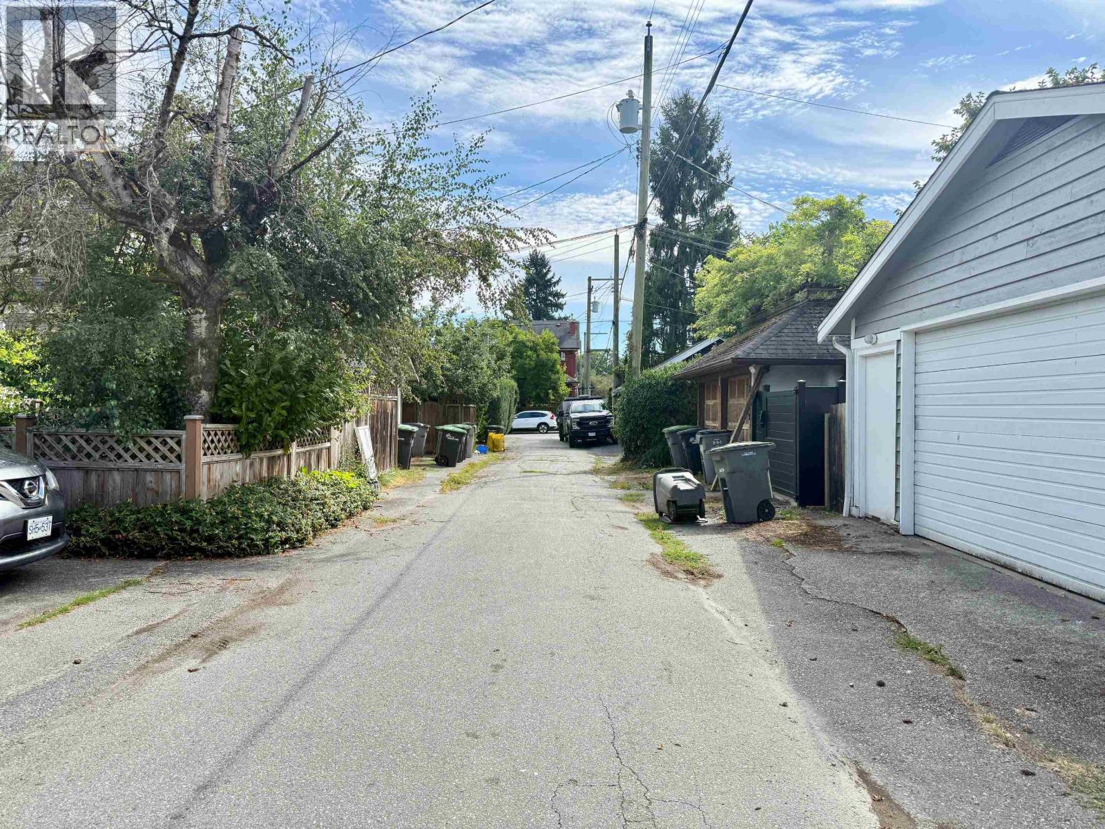 Photo 9 of 3125 W 3rd Avenue, Vancouver BC
