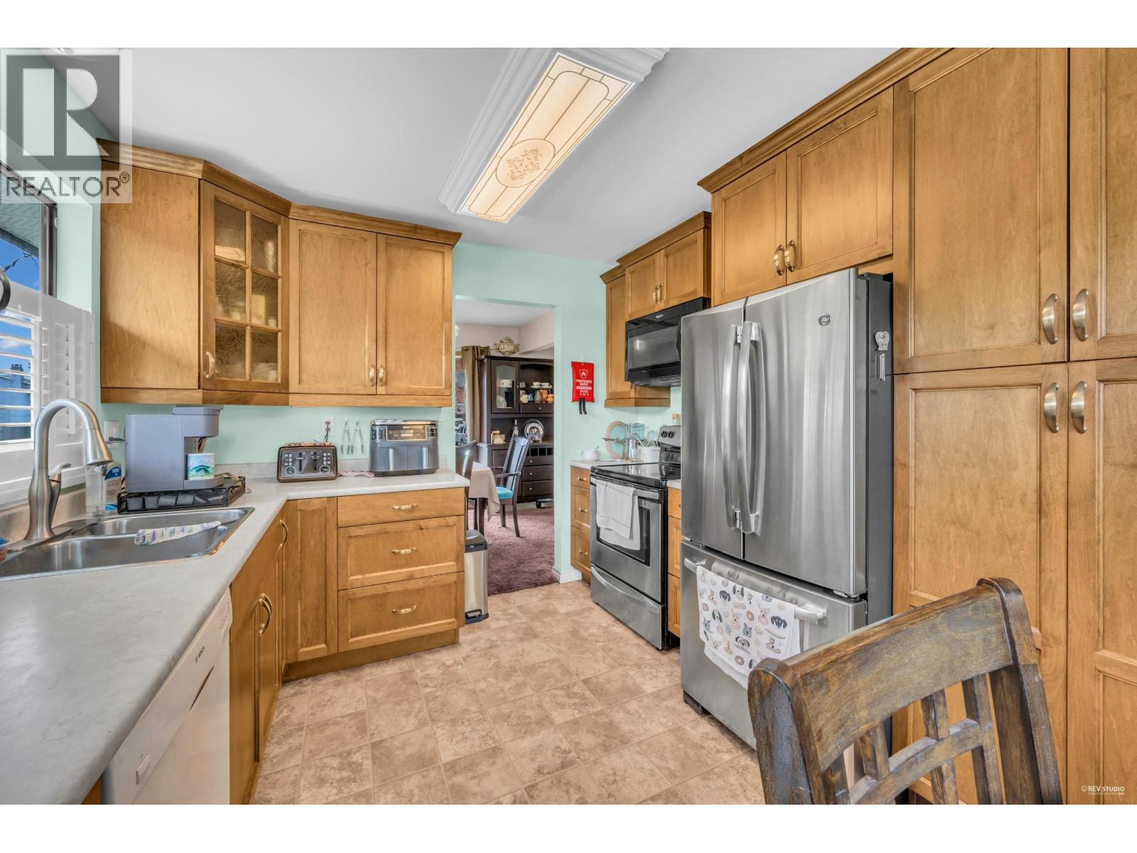 Photo 14 of 835 Alder Place, Port Coquitlam BC