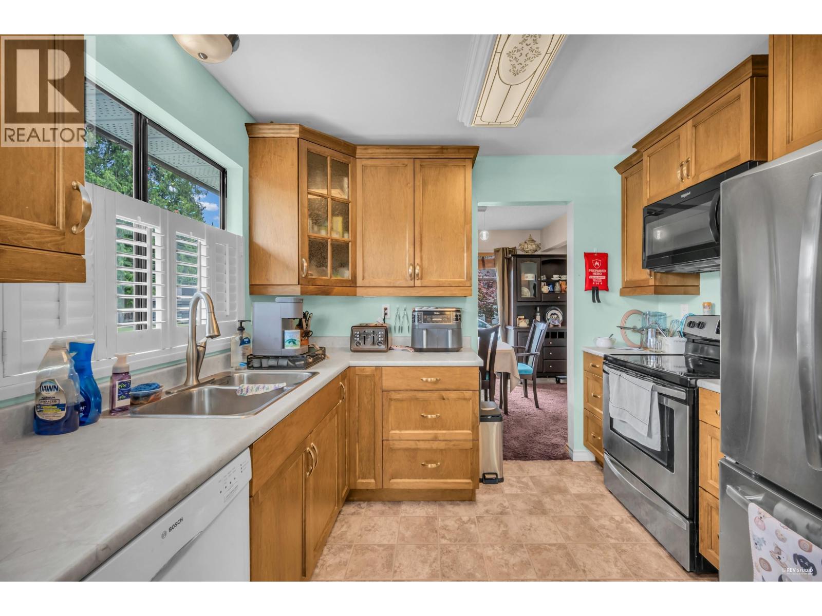 Photo 15 of 835 Alder Place, Port Coquitlam BC
