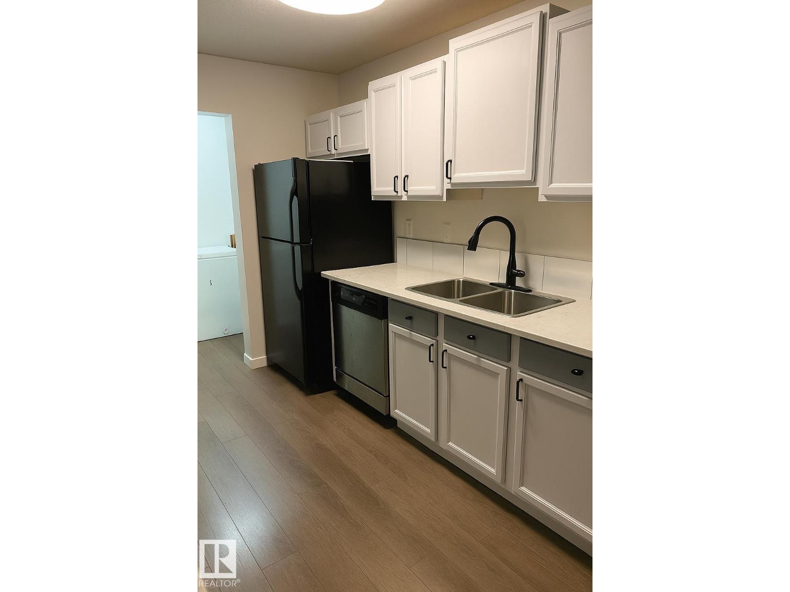 Photo 4 of 5730 172 St Nw, Edmonton AB
