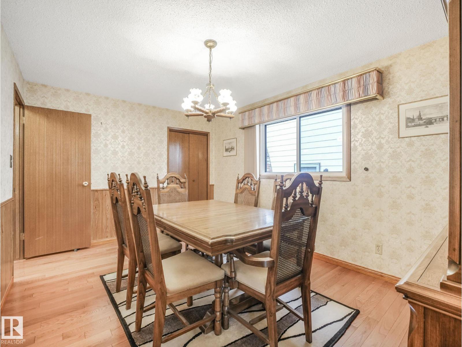 Photo 13 of 16512 109 St Nw, Edmonton AB