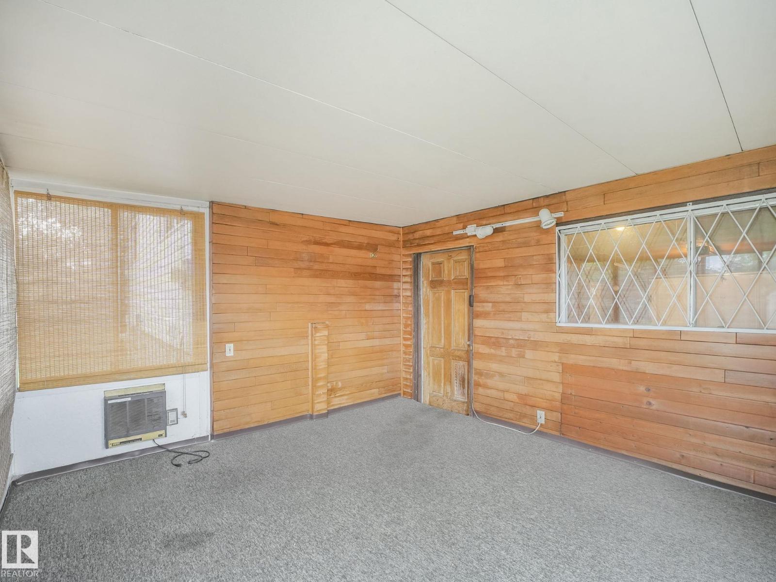 Photo 30 of 16512 109 St Nw, Edmonton AB