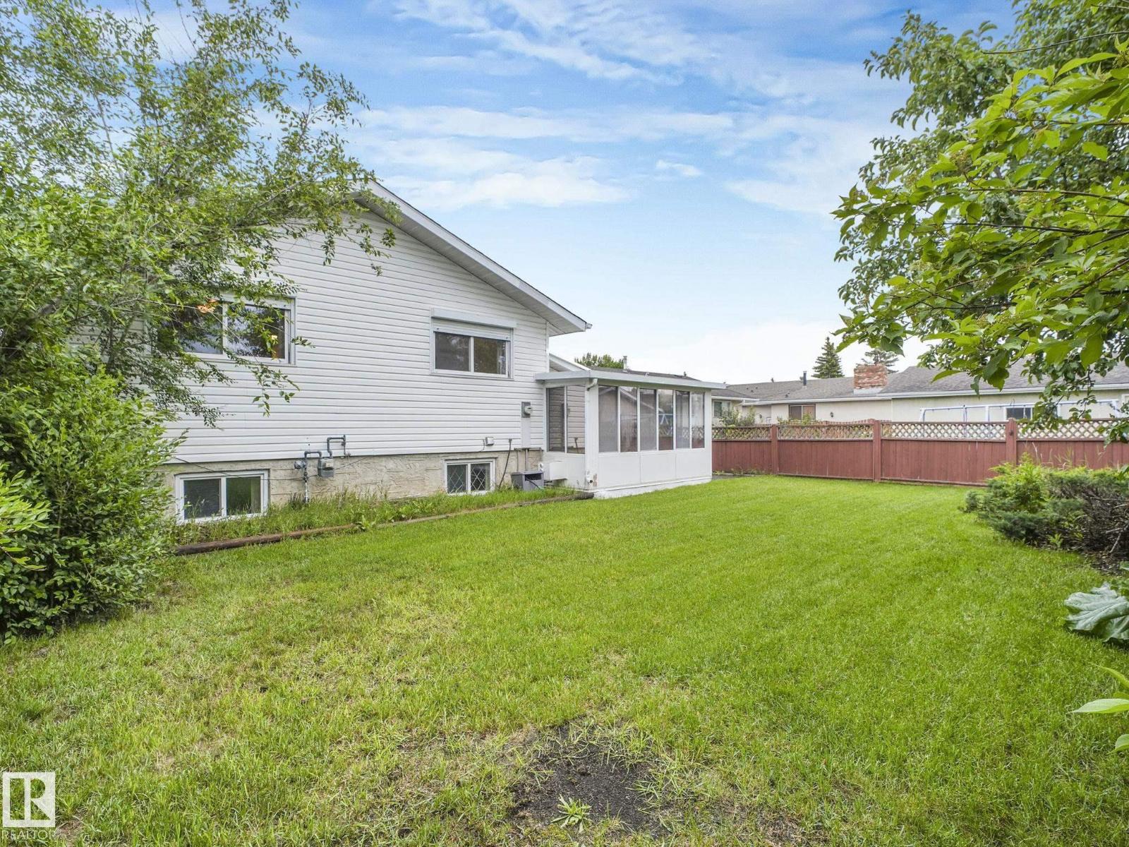 Photo 48 of 16512 109 St Nw, Edmonton AB