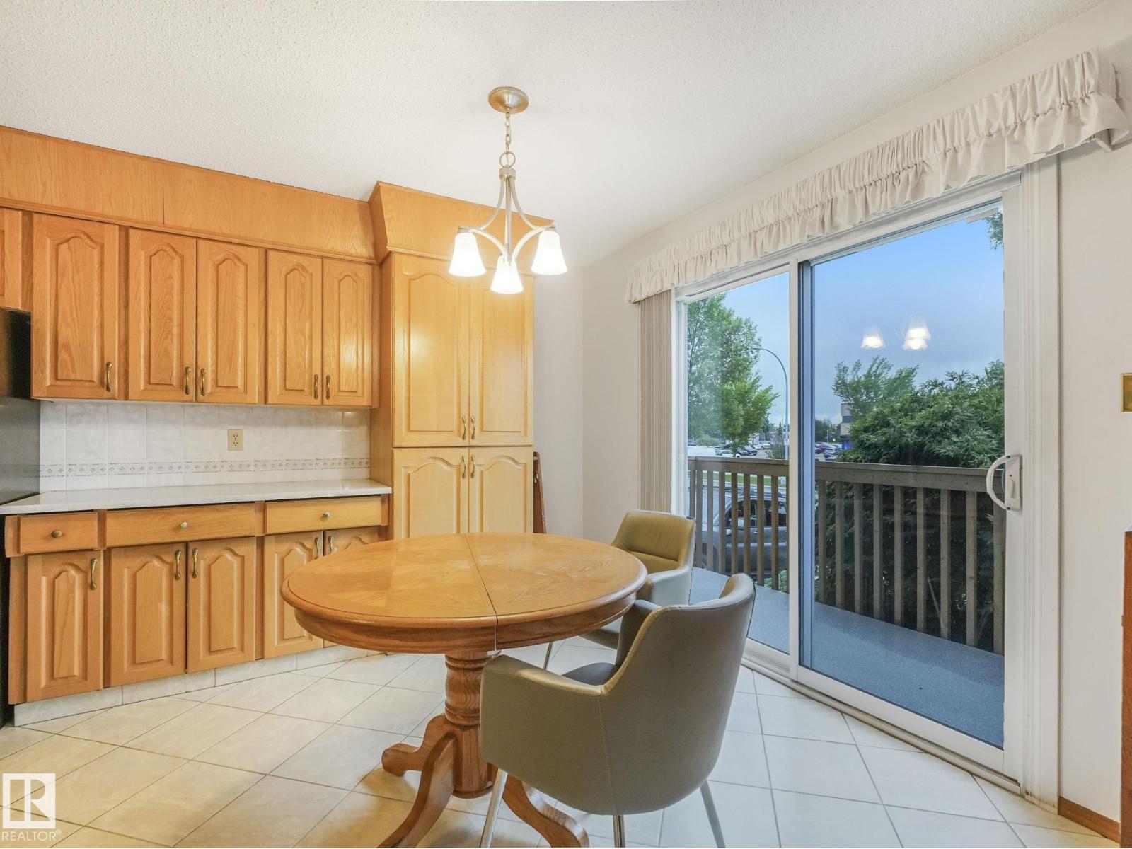 Photo 33 of 16512 109 St Nw, Edmonton AB