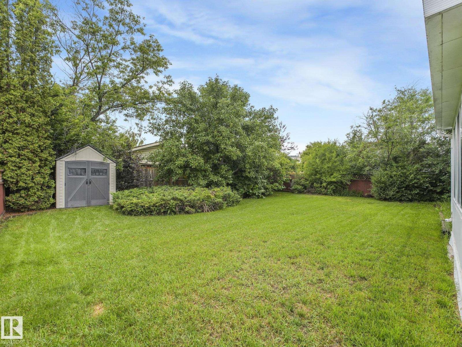 Photo 41 of 16512 109 St Nw, Edmonton AB
