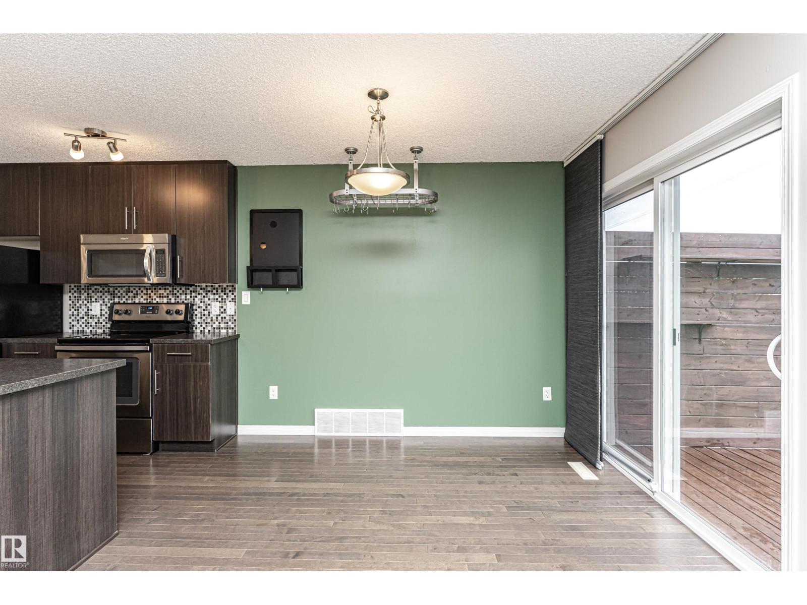 Photo 12 of 1642 Chapman Wy Sw, Edmonton AB