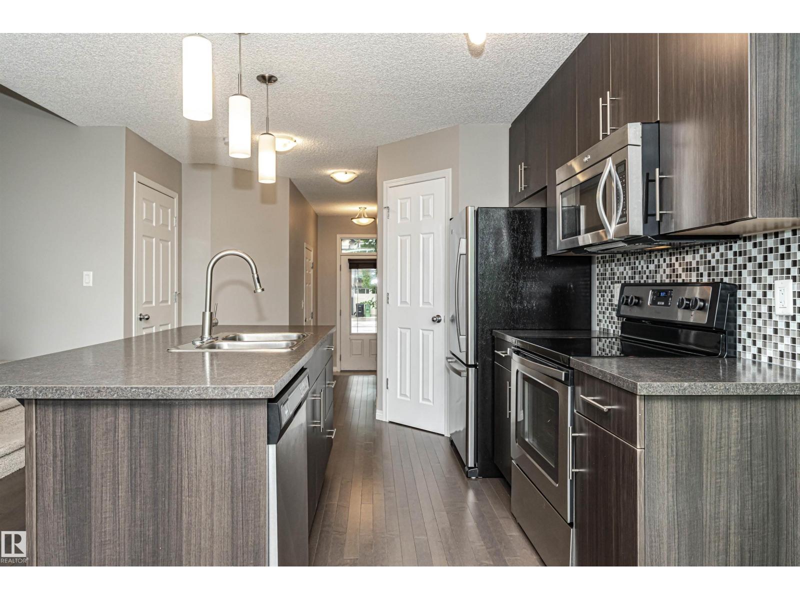 Photo 10 of 1642 Chapman Wy Sw, Edmonton AB