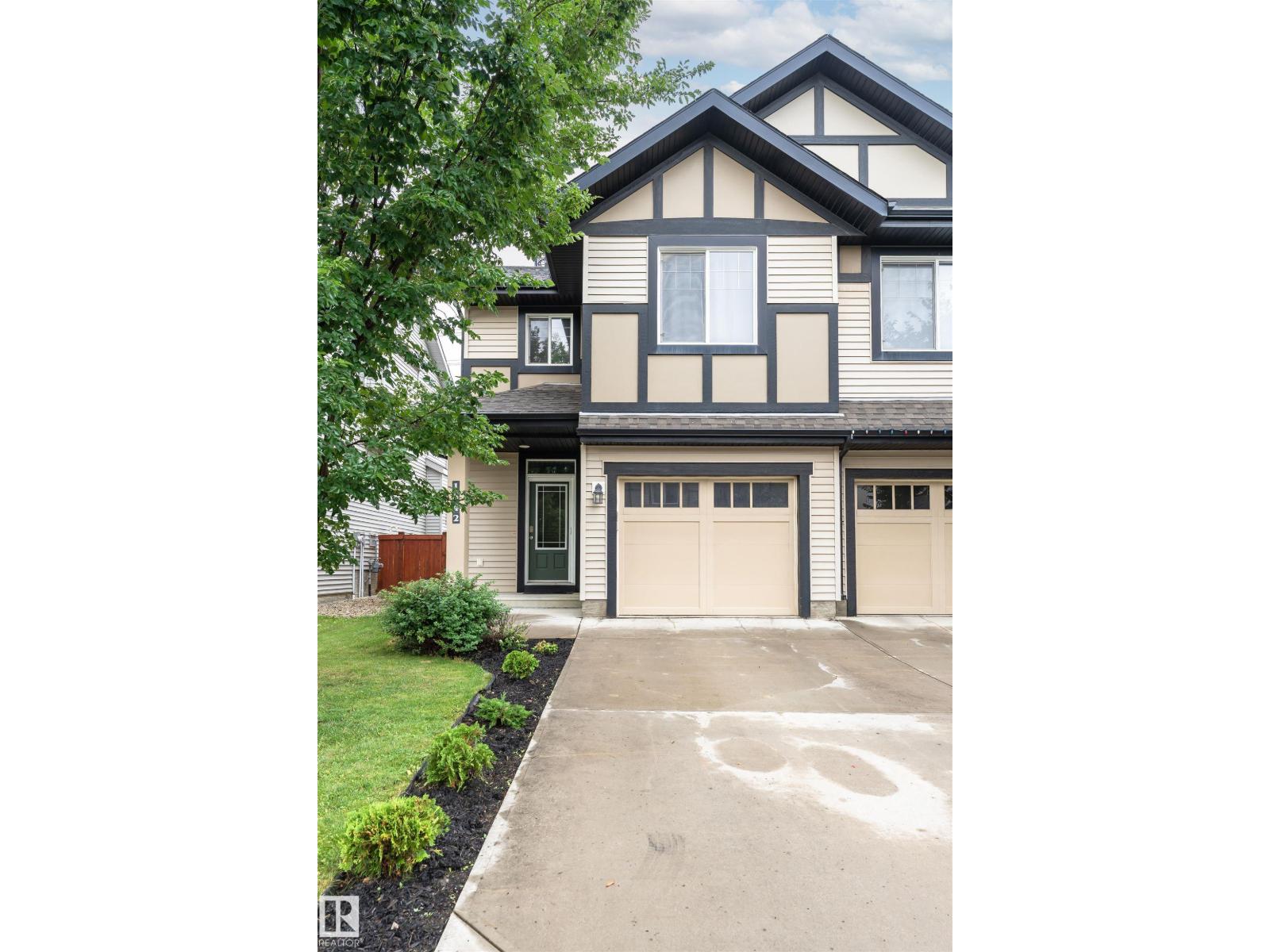 Photo 2 of 1642 Chapman Wy Sw, Edmonton AB