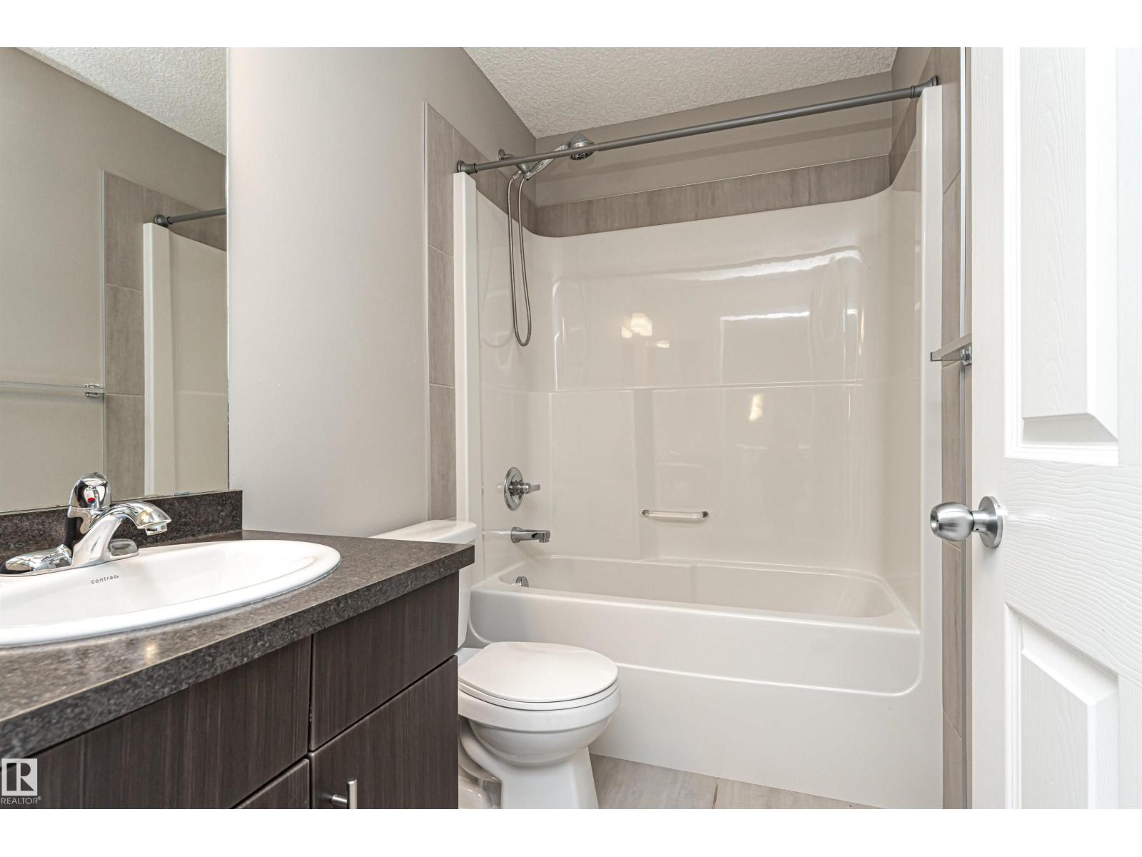 Photo 24 of 1642 Chapman Wy Sw, Edmonton AB