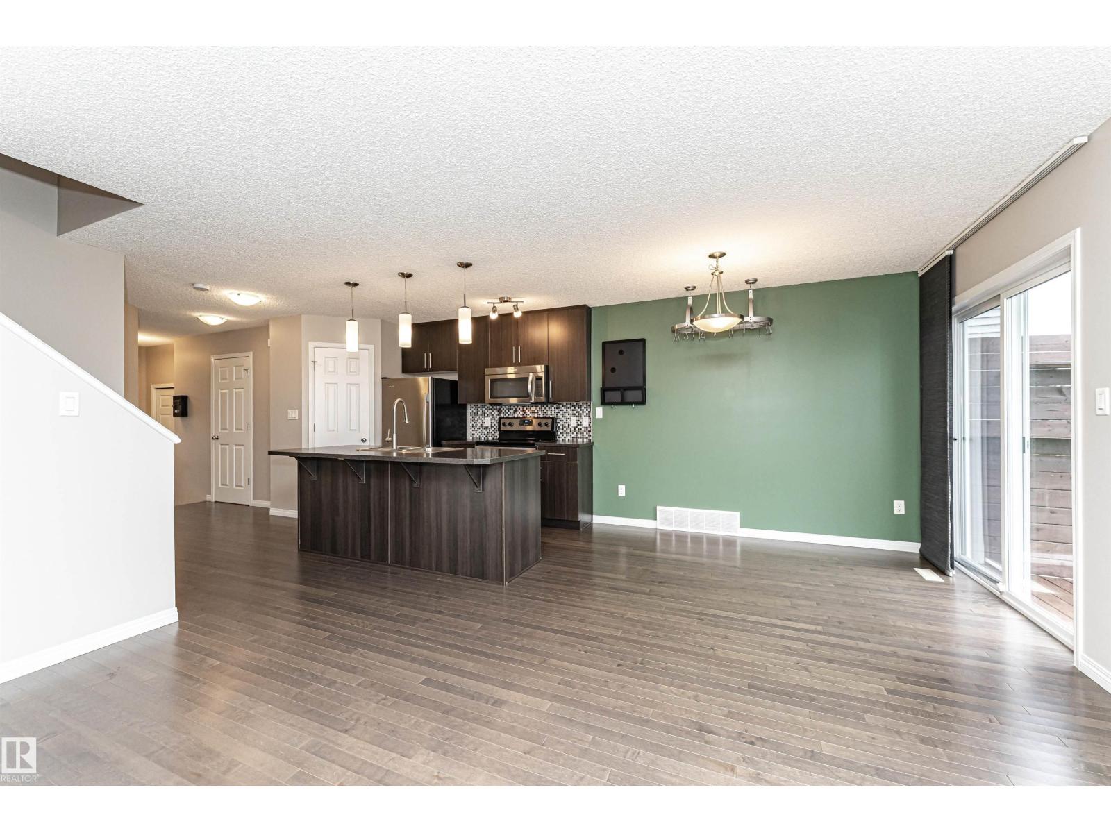 Photo 8 of 1642 Chapman Wy Sw, Edmonton AB
