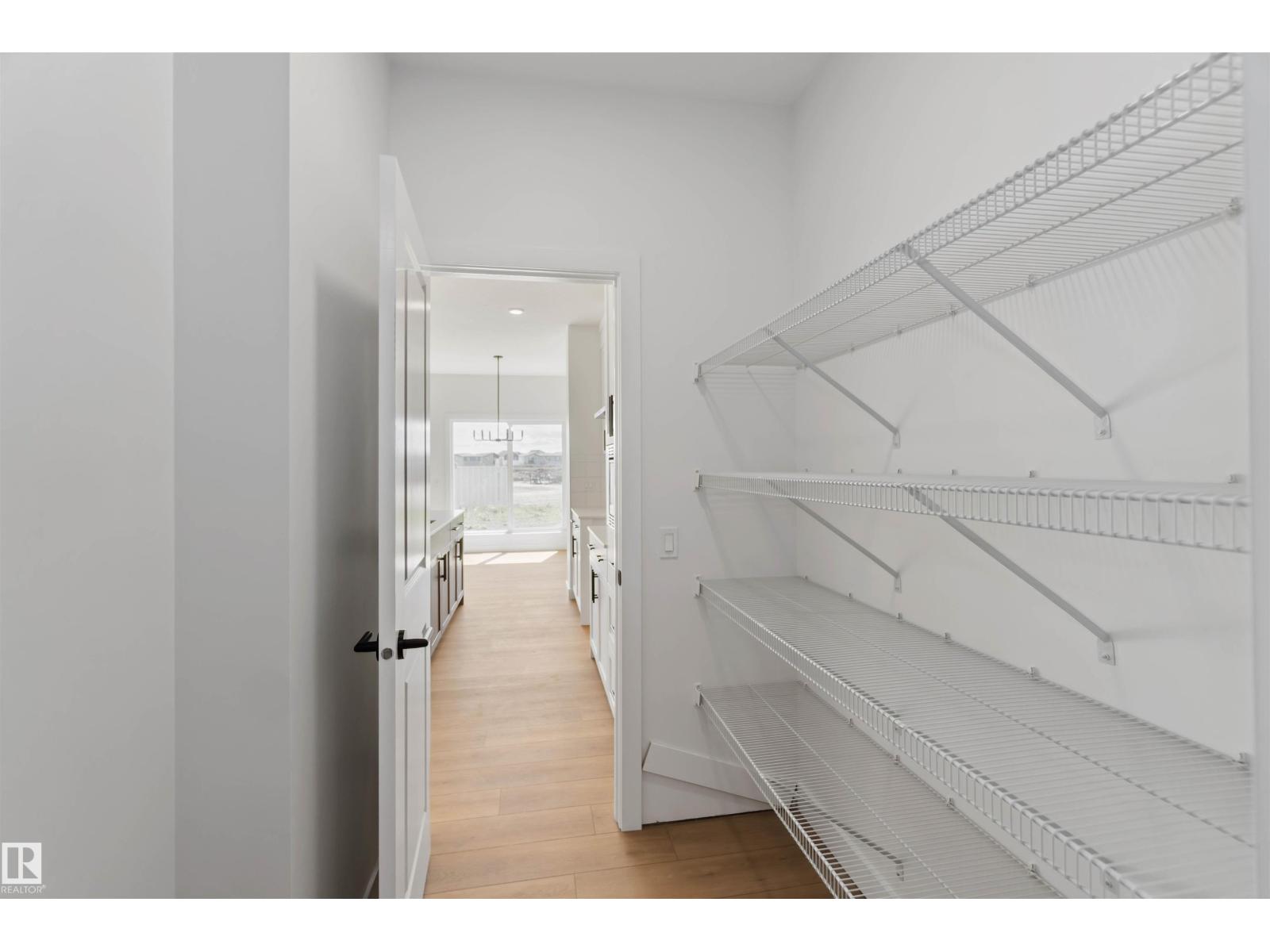 Photo 14 of 18935 28 Av Nw, Edmonton AB