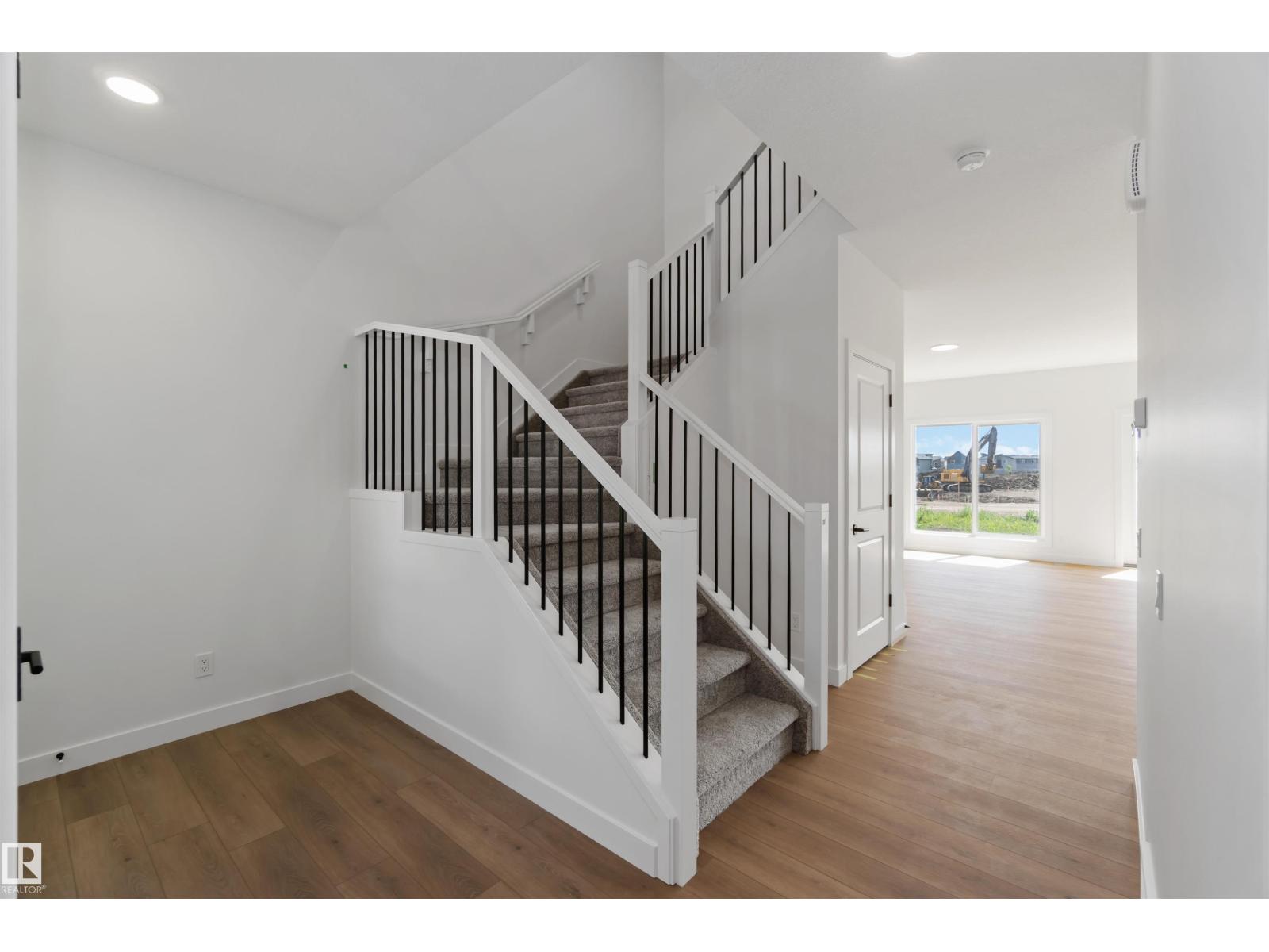 Photo 19 of 18935 28 Av Nw, Edmonton AB