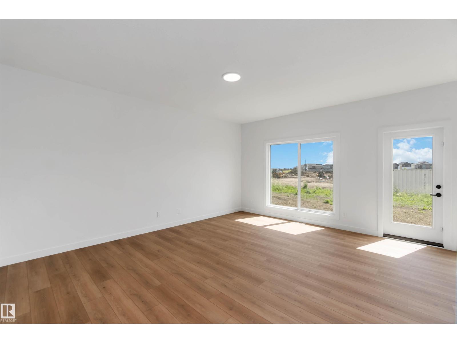 Photo 5 of 18935 28 Av Nw, Edmonton AB