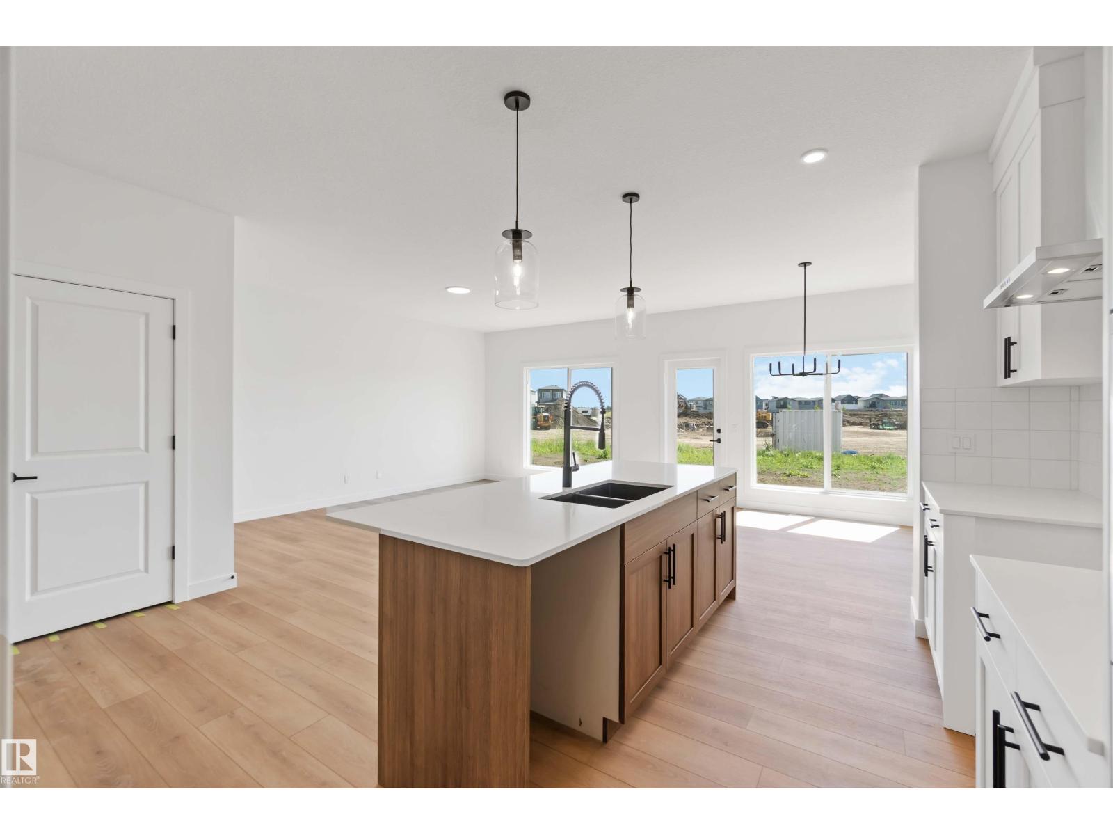 Photo 22 of 18935 28 Av Nw, Edmonton AB