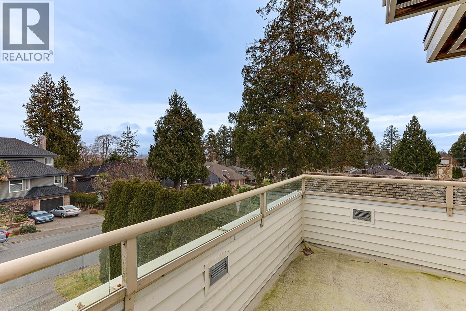 Photo 3 of 1254 Pacific Drive, Tsawwassen BC