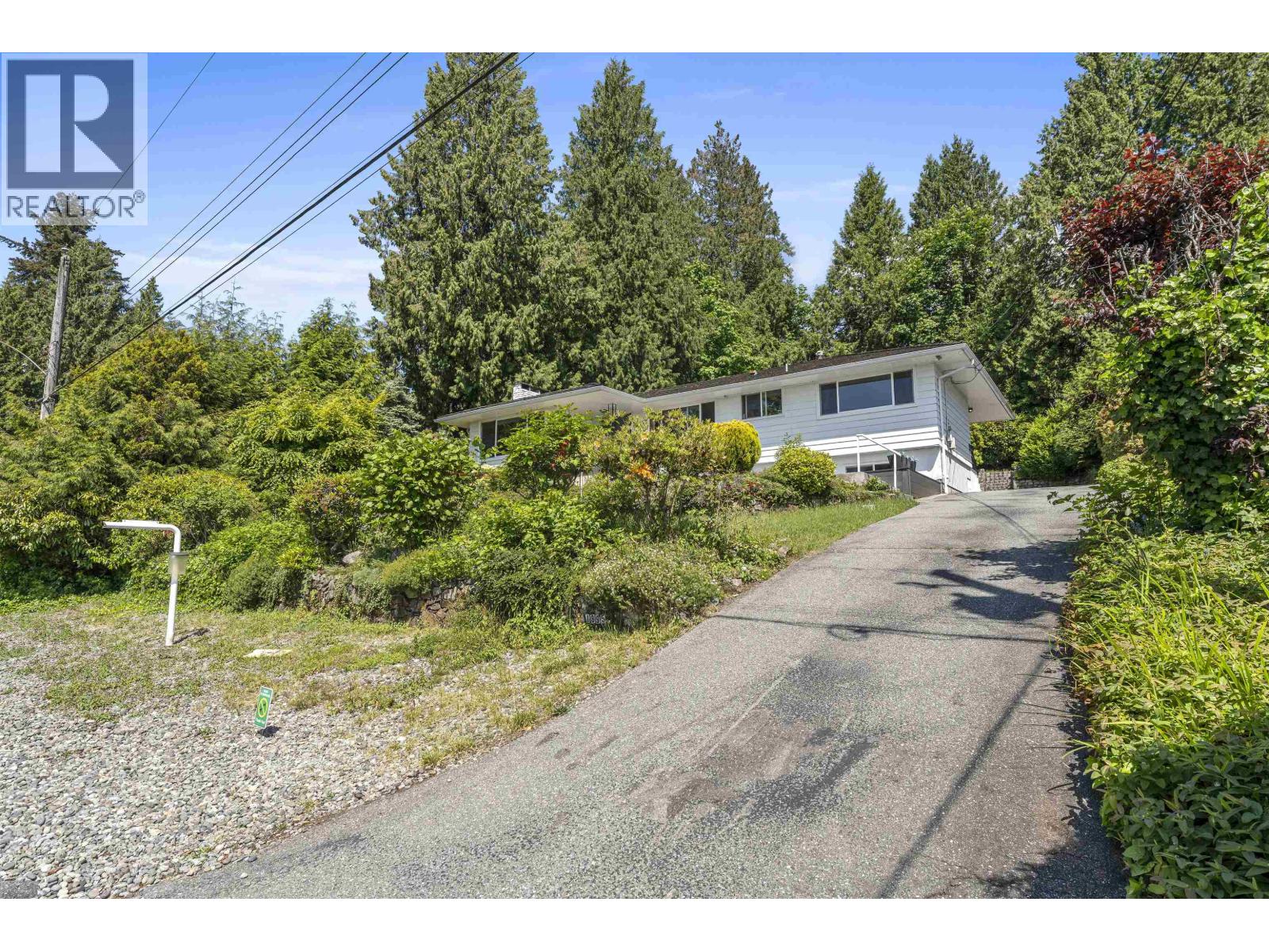 Photo 28 of 1895 Rosebery Avenue, West Vancouver BC