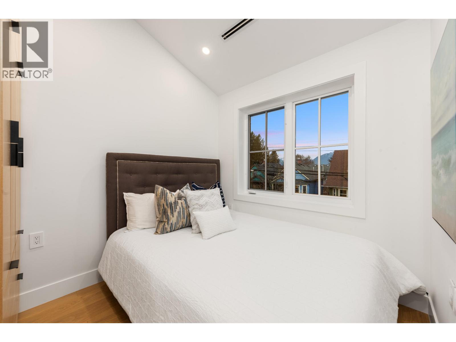 2052 FERNDALE STREET, Vancouver real estate listing R3012266