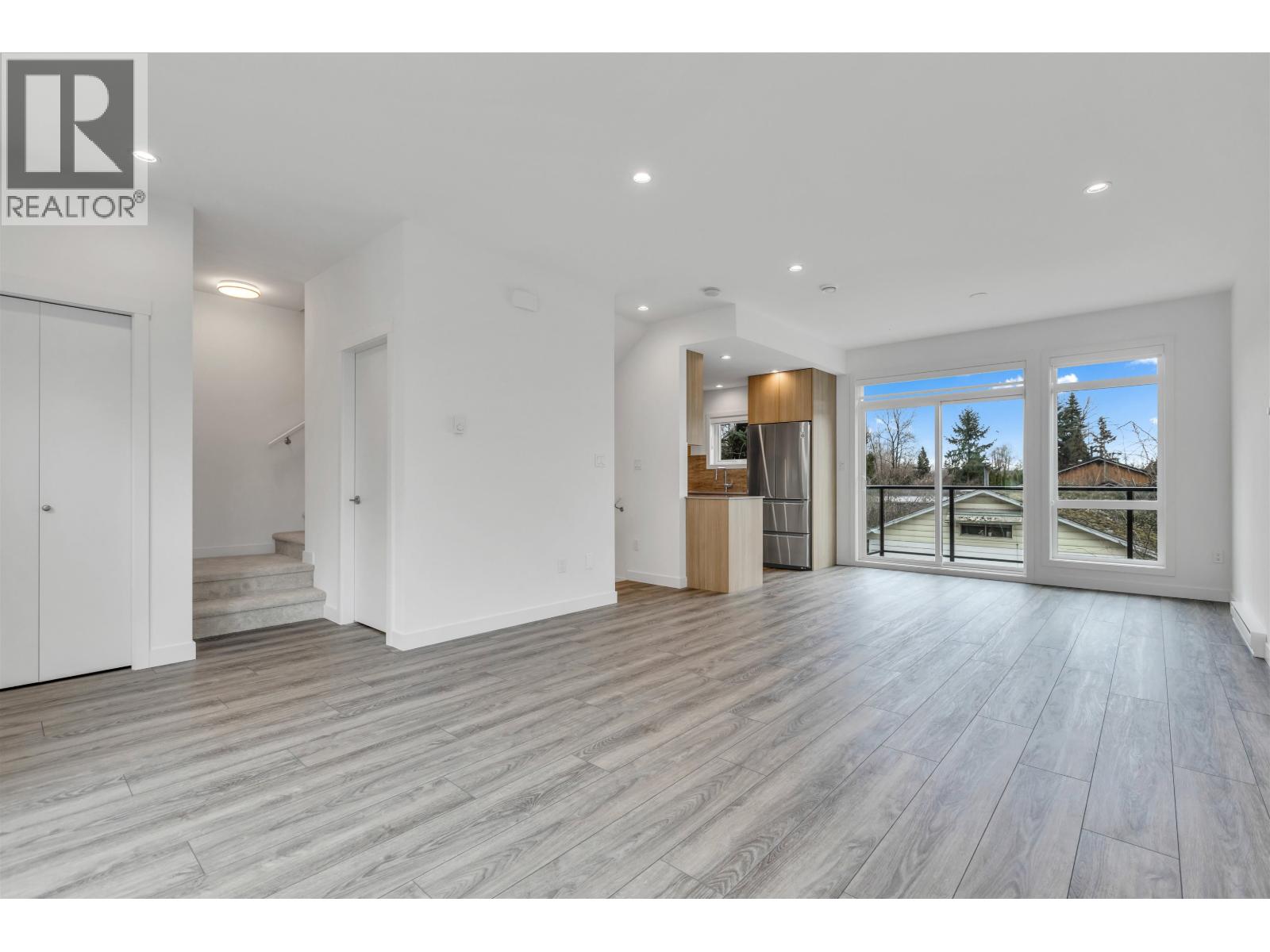 Photo 8 of 2 4300 Thompson Road, Richmond BC