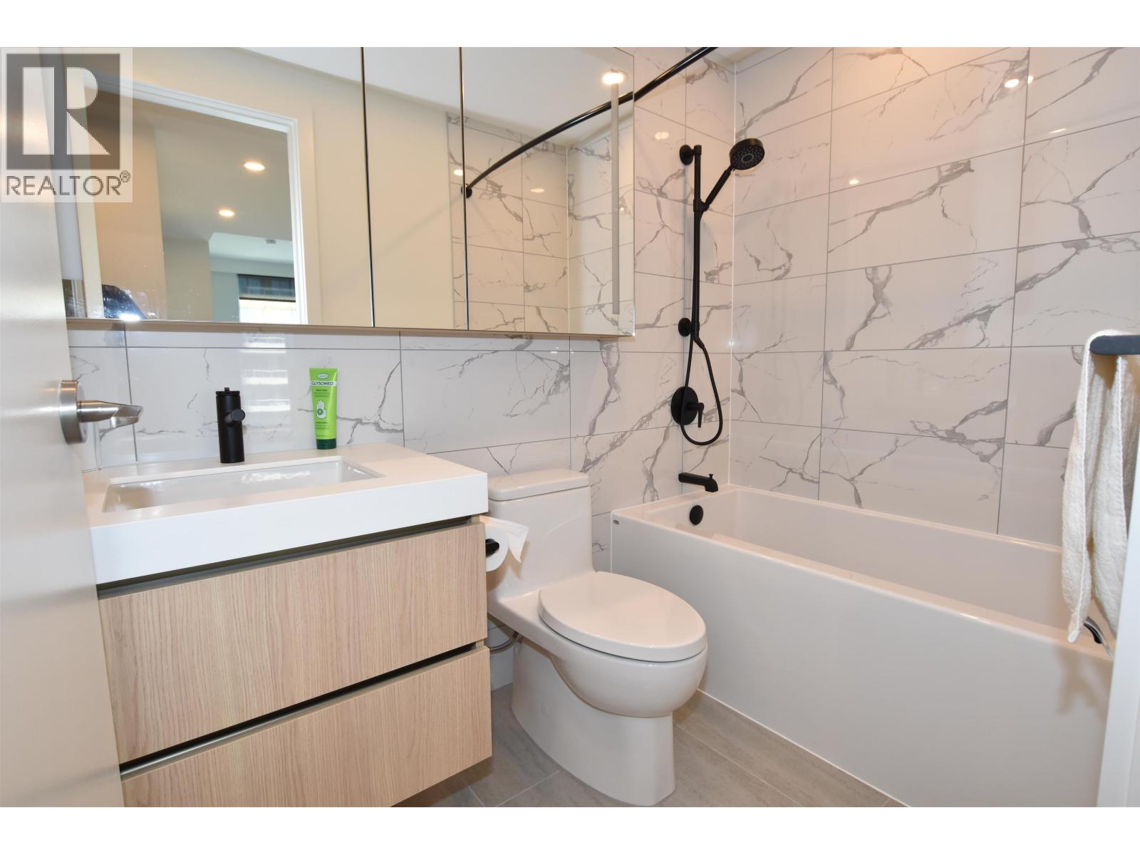 Photo 16 of 807 5987 Wilson Avenue, Burnaby BC