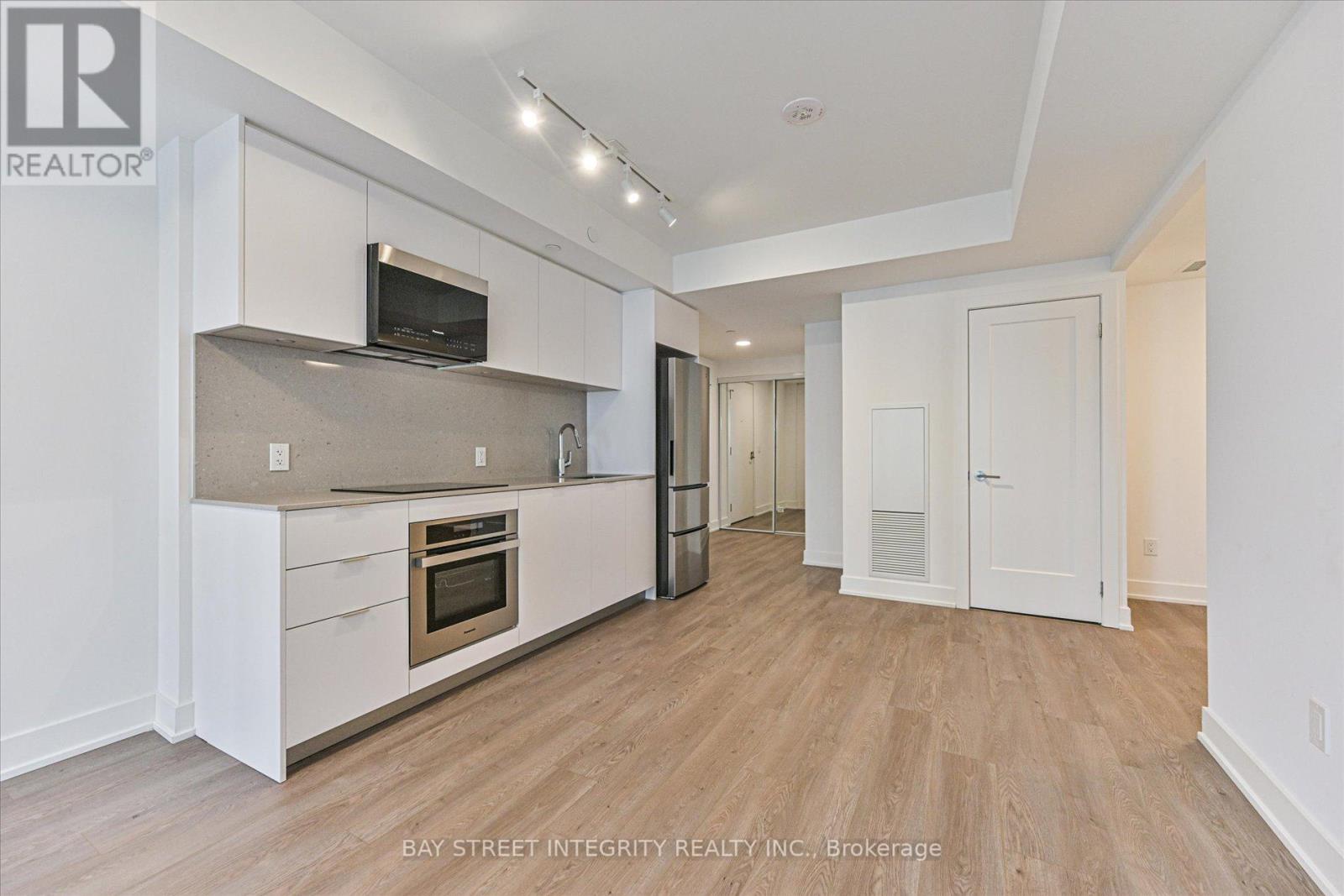 Photo 8 of 1511 8 Cedarland Street, Markham ON