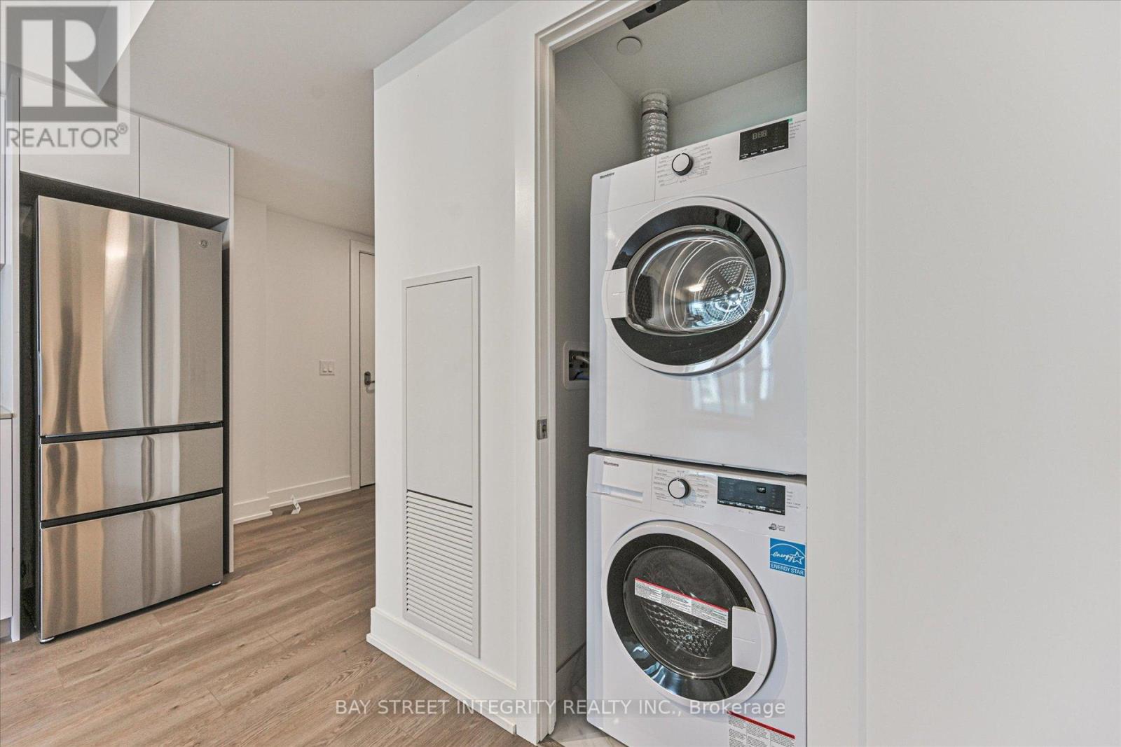 Photo 4 of 1511 8 Cedarland Street, Markham ON