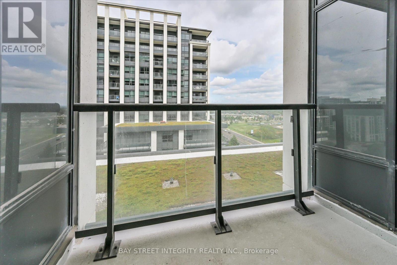Photo 9 of 1511 8 Cedarland Street, Markham ON