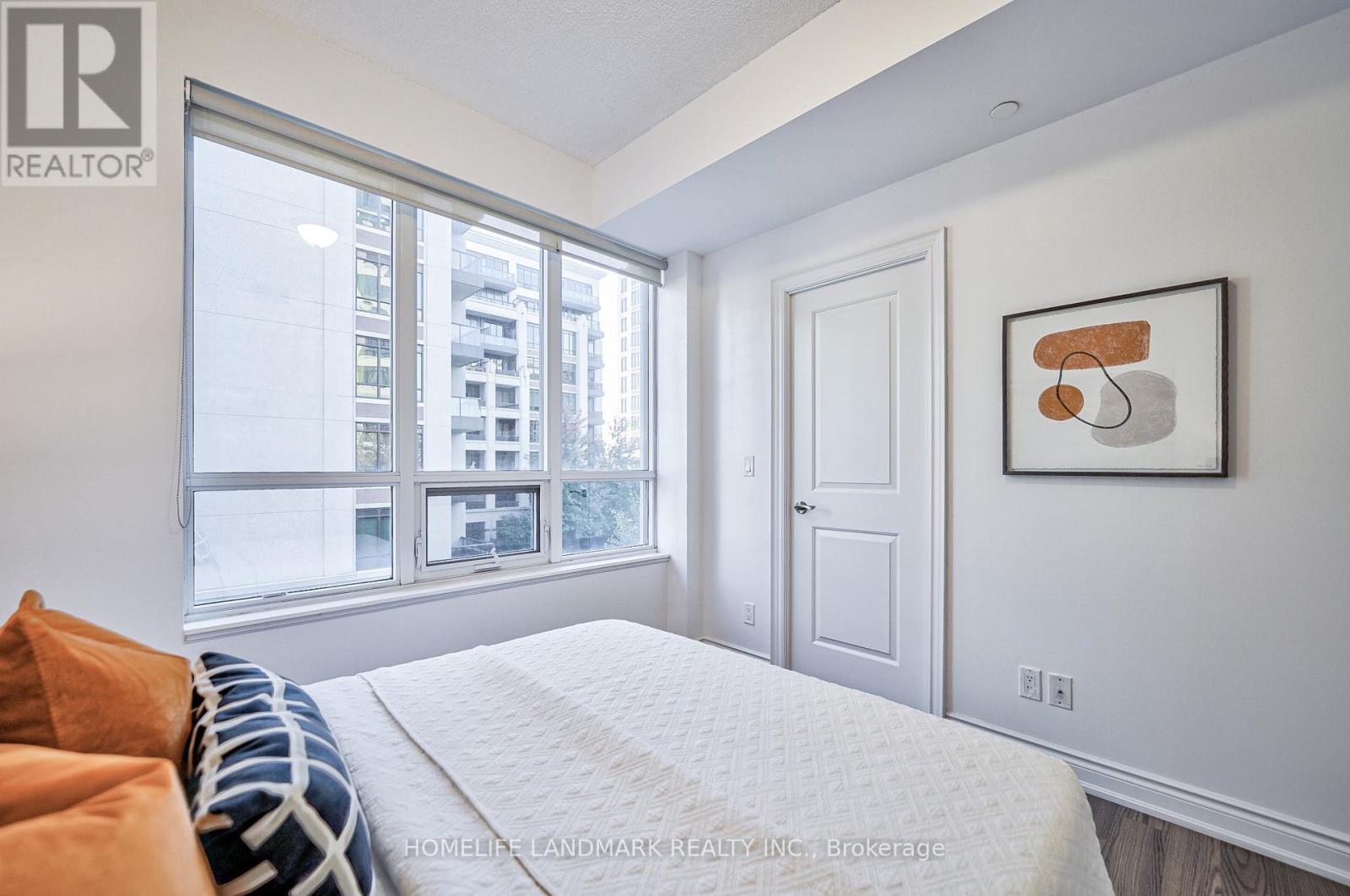 Photo 9 of 517 89 South Town Centre Boulevard, Markham ON