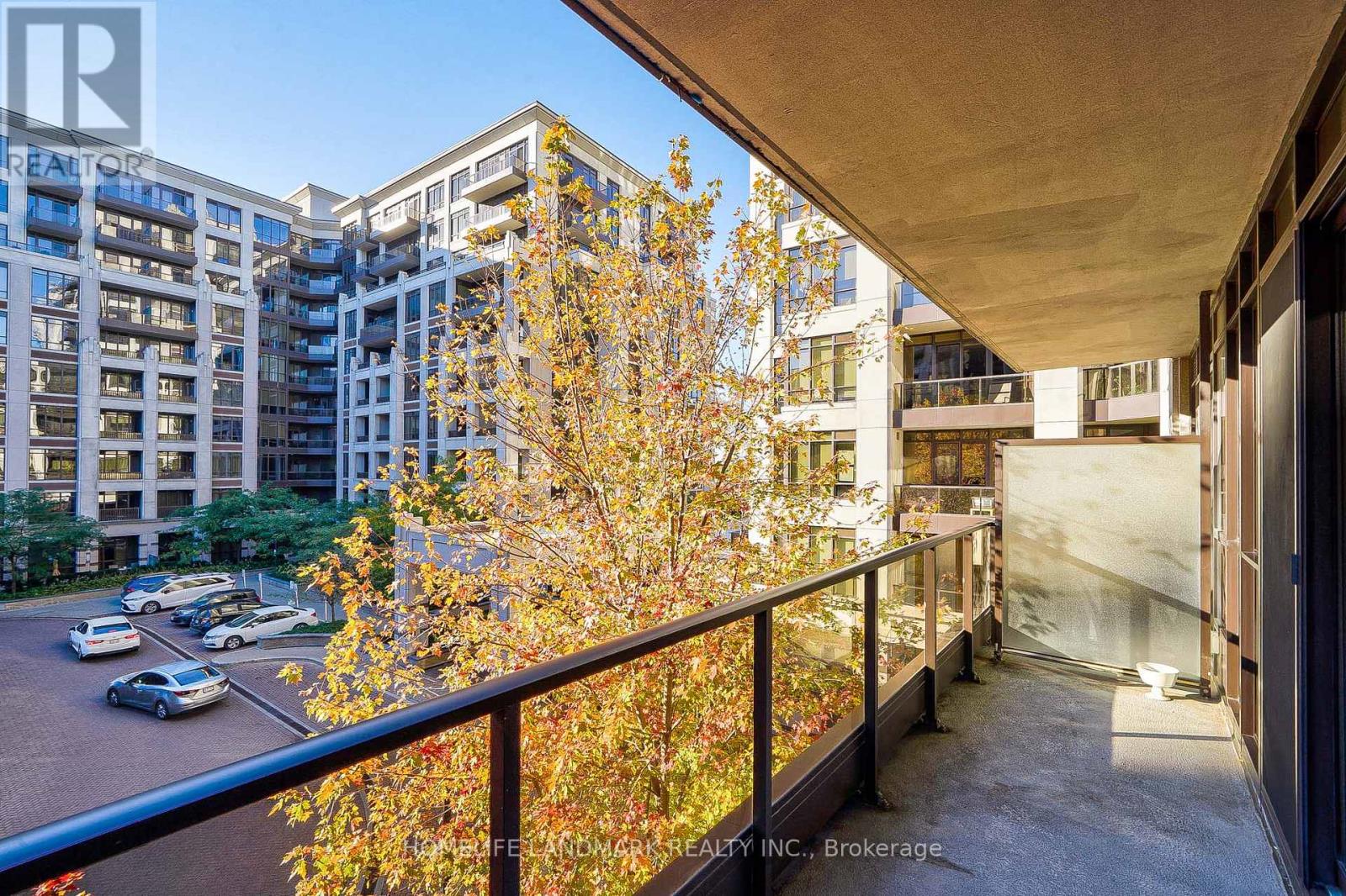 Photo 4 of 517 89 South Town Centre Boulevard, Markham ON