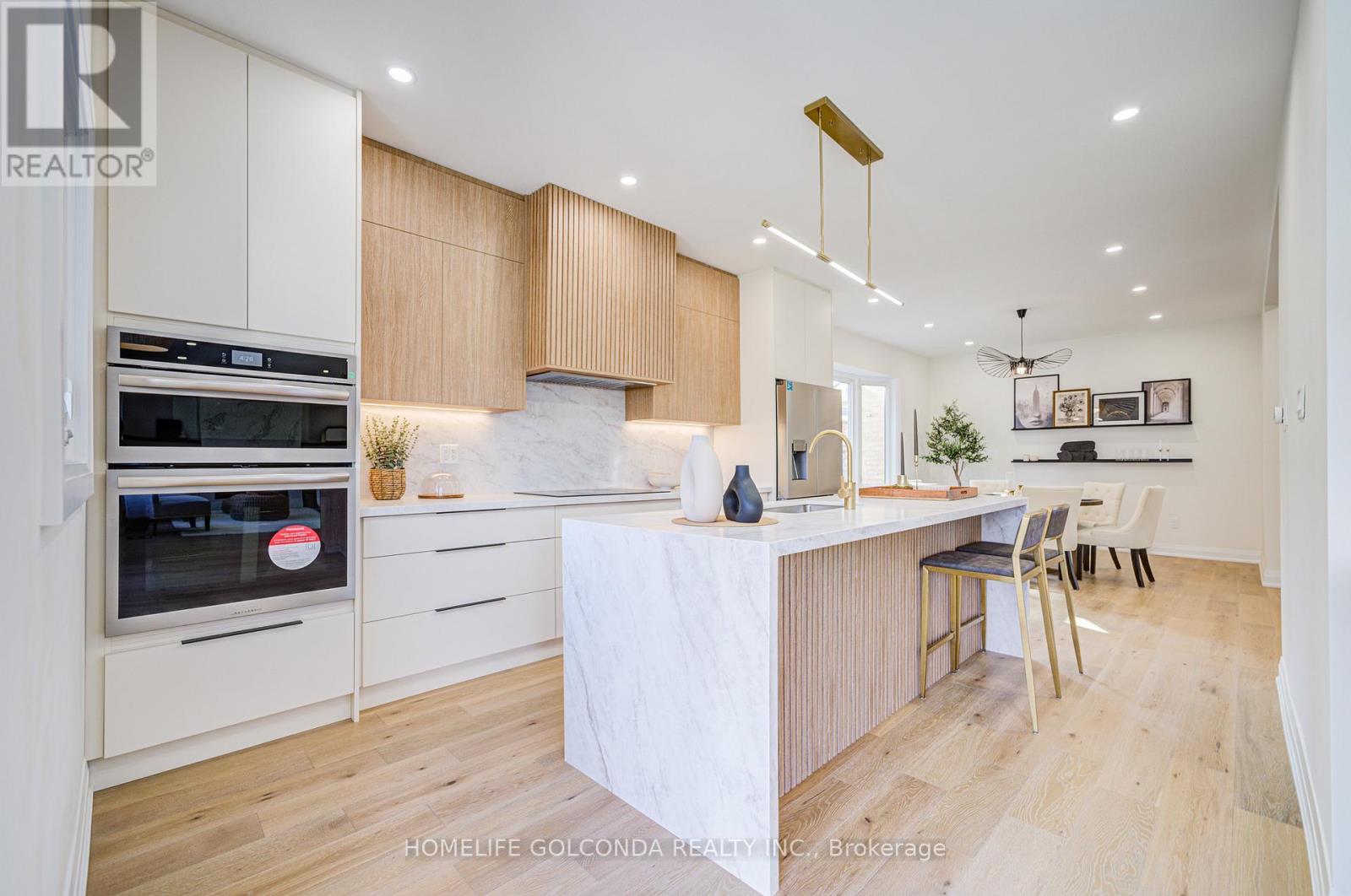 Photo 5 of 4407 Beacon Lane, Mississauga ON