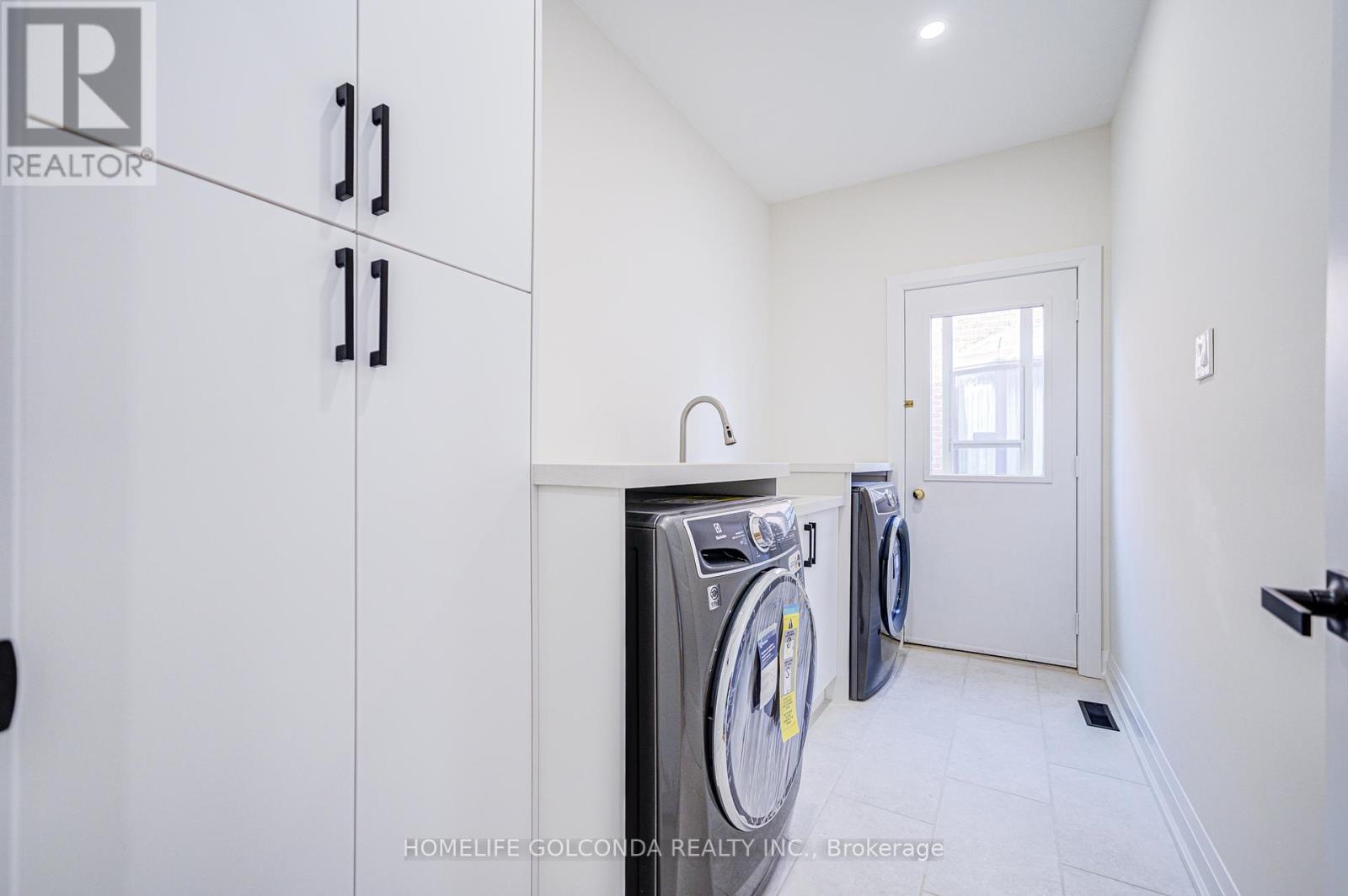Photo 23 of 4407 Beacon Lane, Mississauga ON