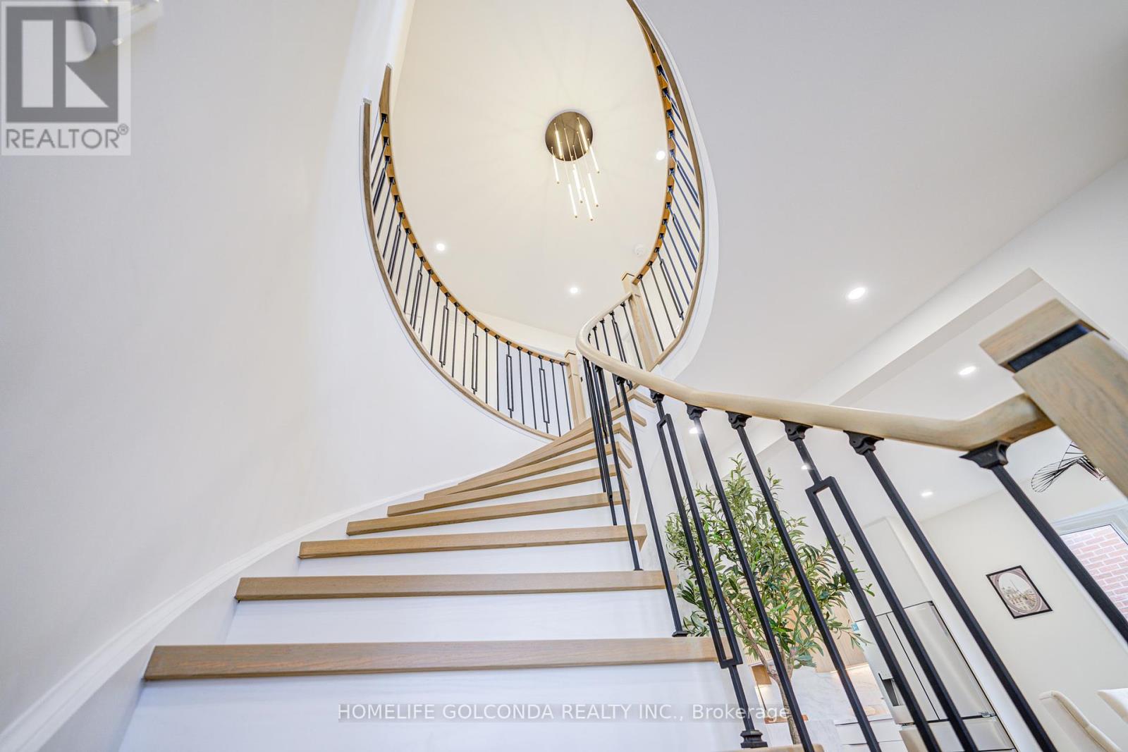 Photo 15 of 4407 Beacon Lane, Mississauga ON
