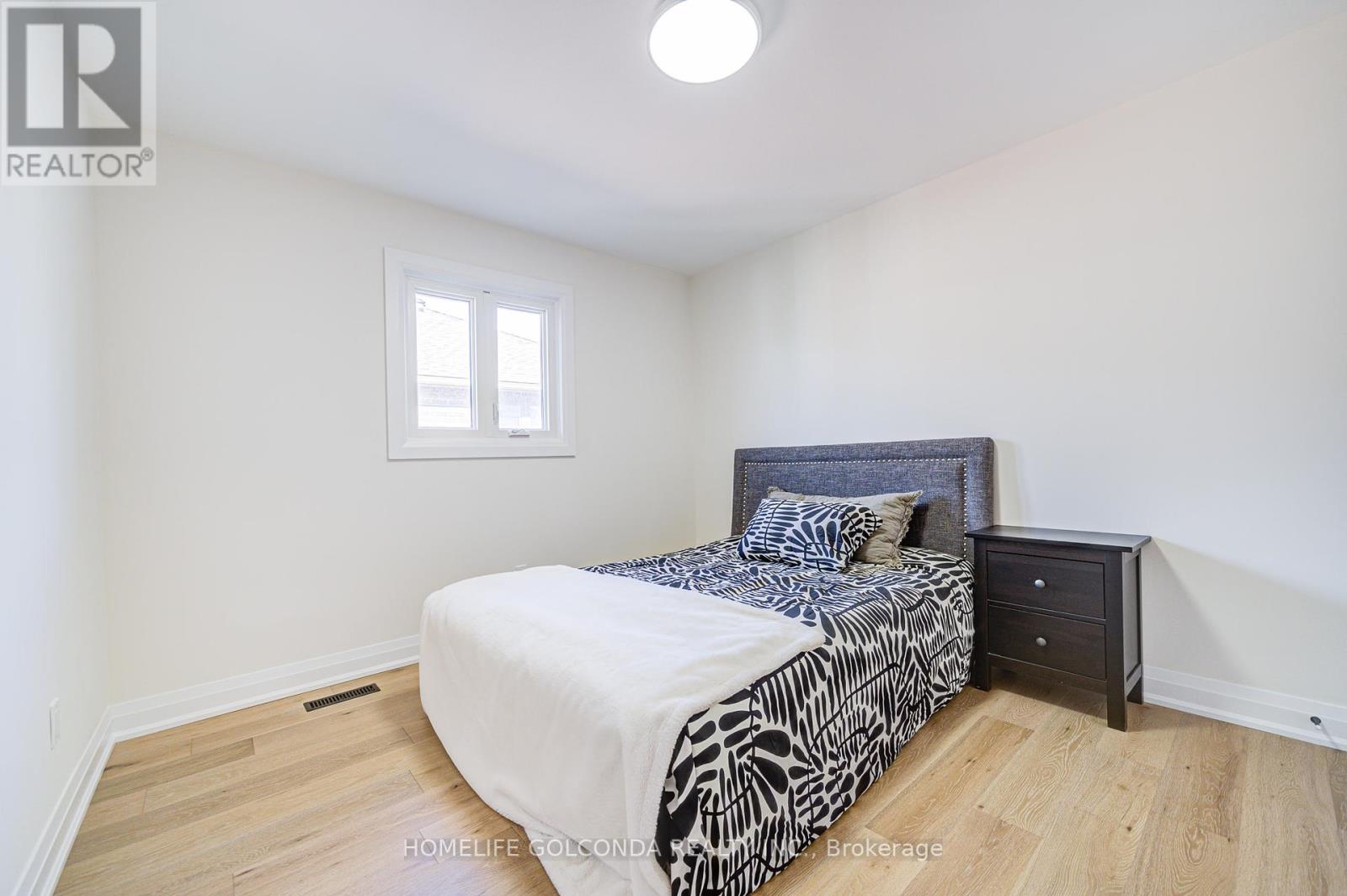 Photo 22 of 4407 Beacon Lane, Mississauga ON