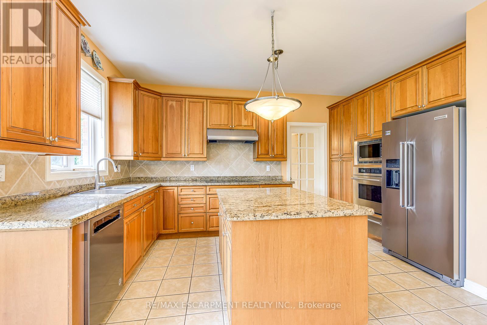 Photo 24 of 5337 Jameson Crescent, Burlington ON