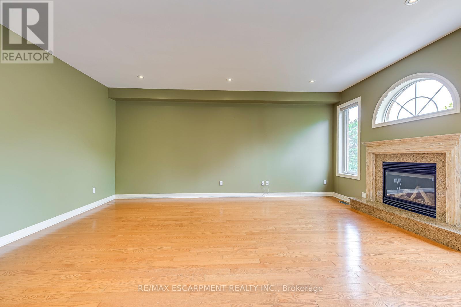 Photo 29 of 5337 Jameson Crescent, Burlington ON