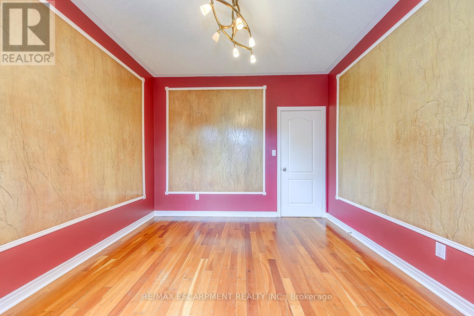 Photo 20 of 5337 Jameson Crescent, Burlington ON