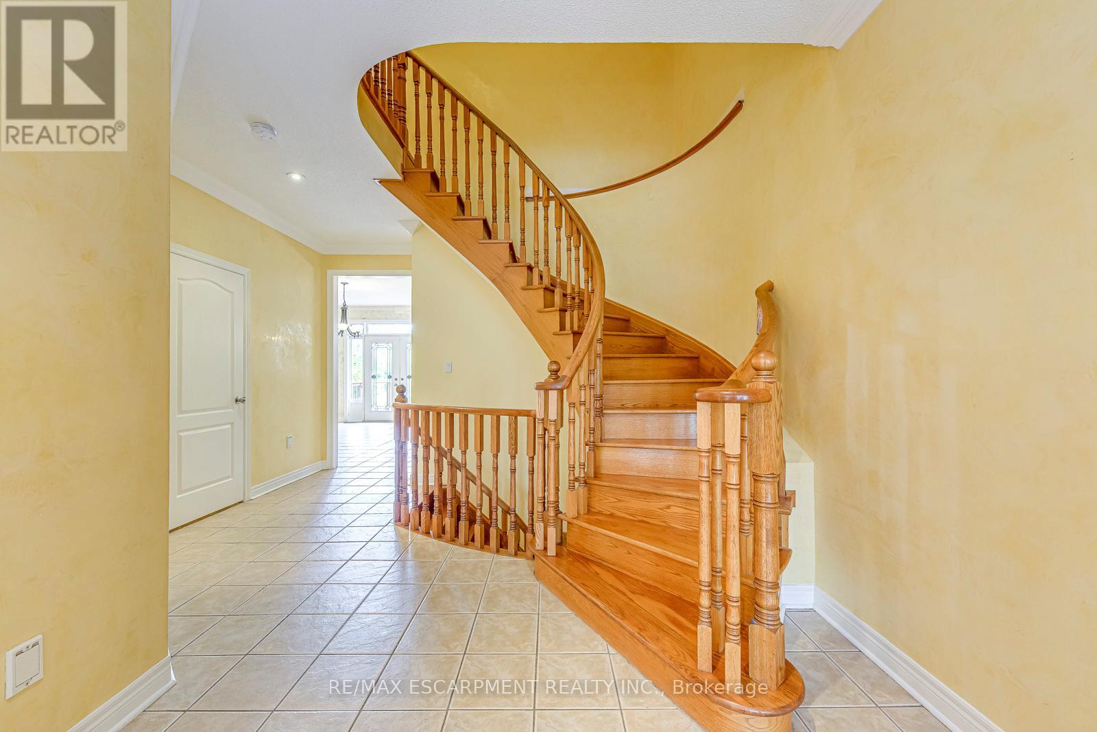 Photo 22 of 5337 Jameson Crescent, Burlington ON