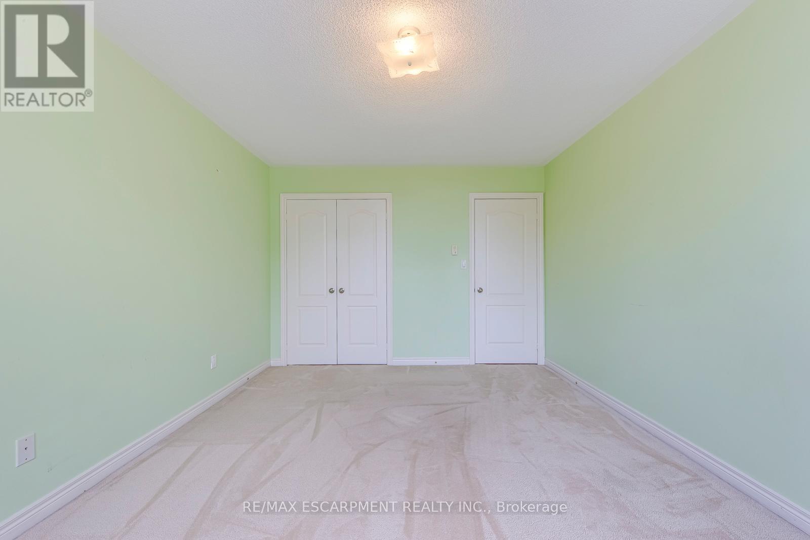 Photo 18 of 5337 Jameson Crescent, Burlington ON